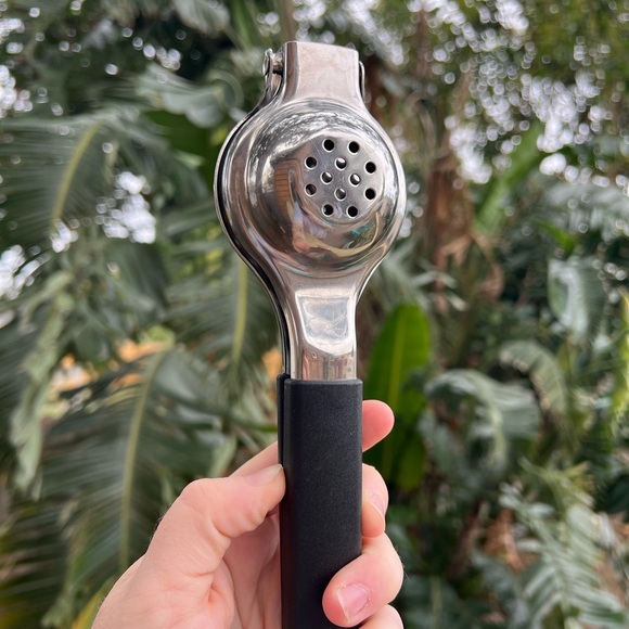 IKEA SYLVASS Lemon Squeezer - Durable Stainless Steel with Ergonomic Grip - Picture 13 of 14
